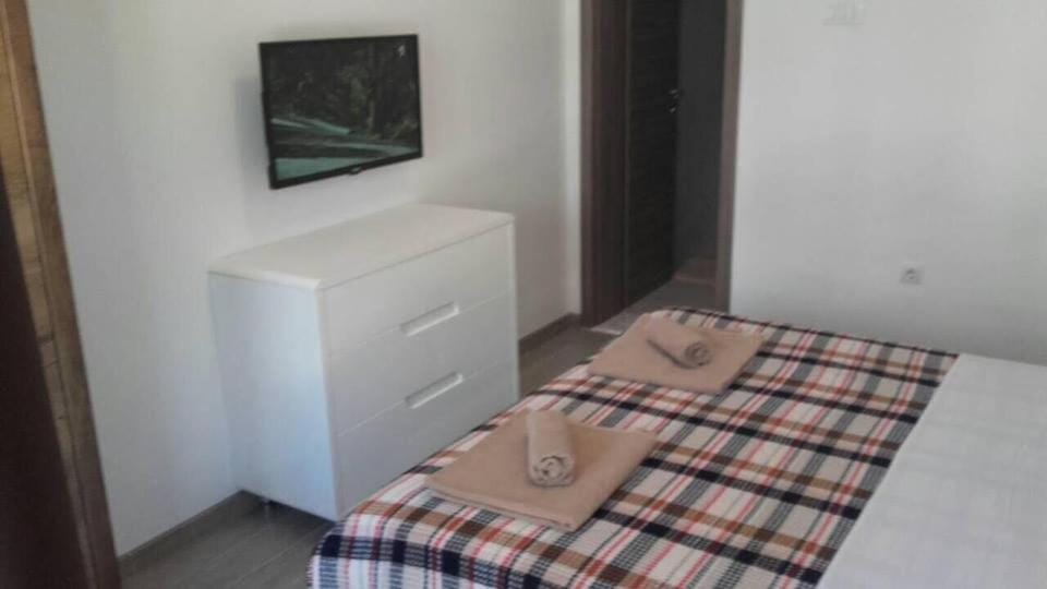 Bed, TV and multimedia