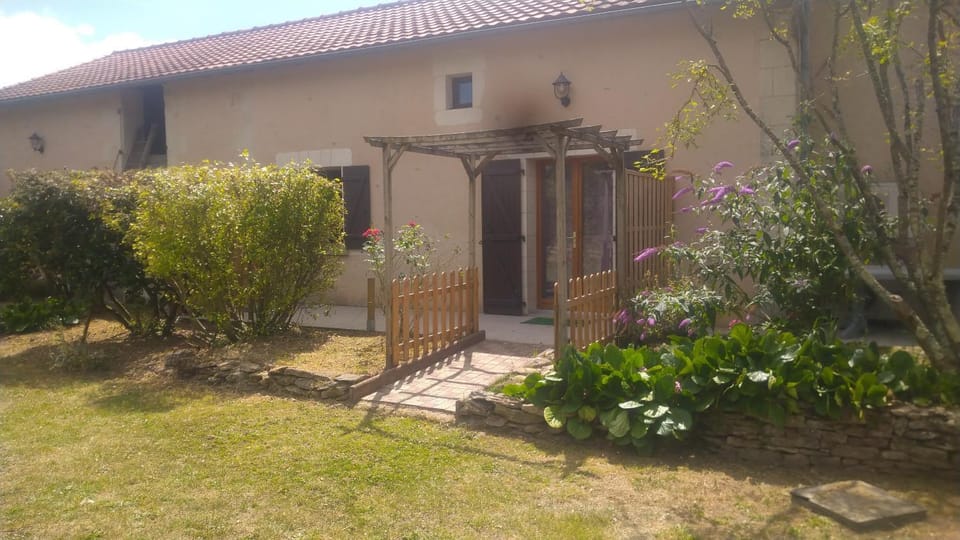 Gite Au Chant des Vents House in Nouvelle-Aquitaine