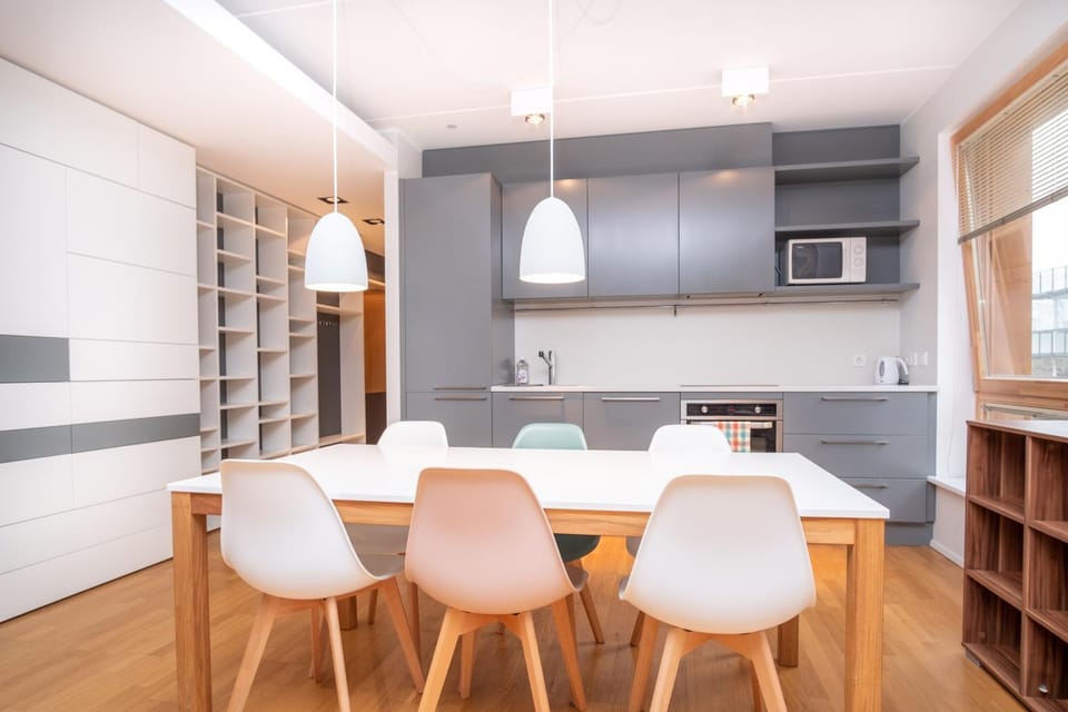 Kitchen or kitchenette, Seating area, Dining area