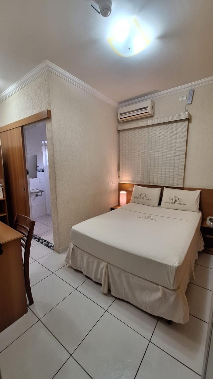 Bed, Bedroom, air conditioner