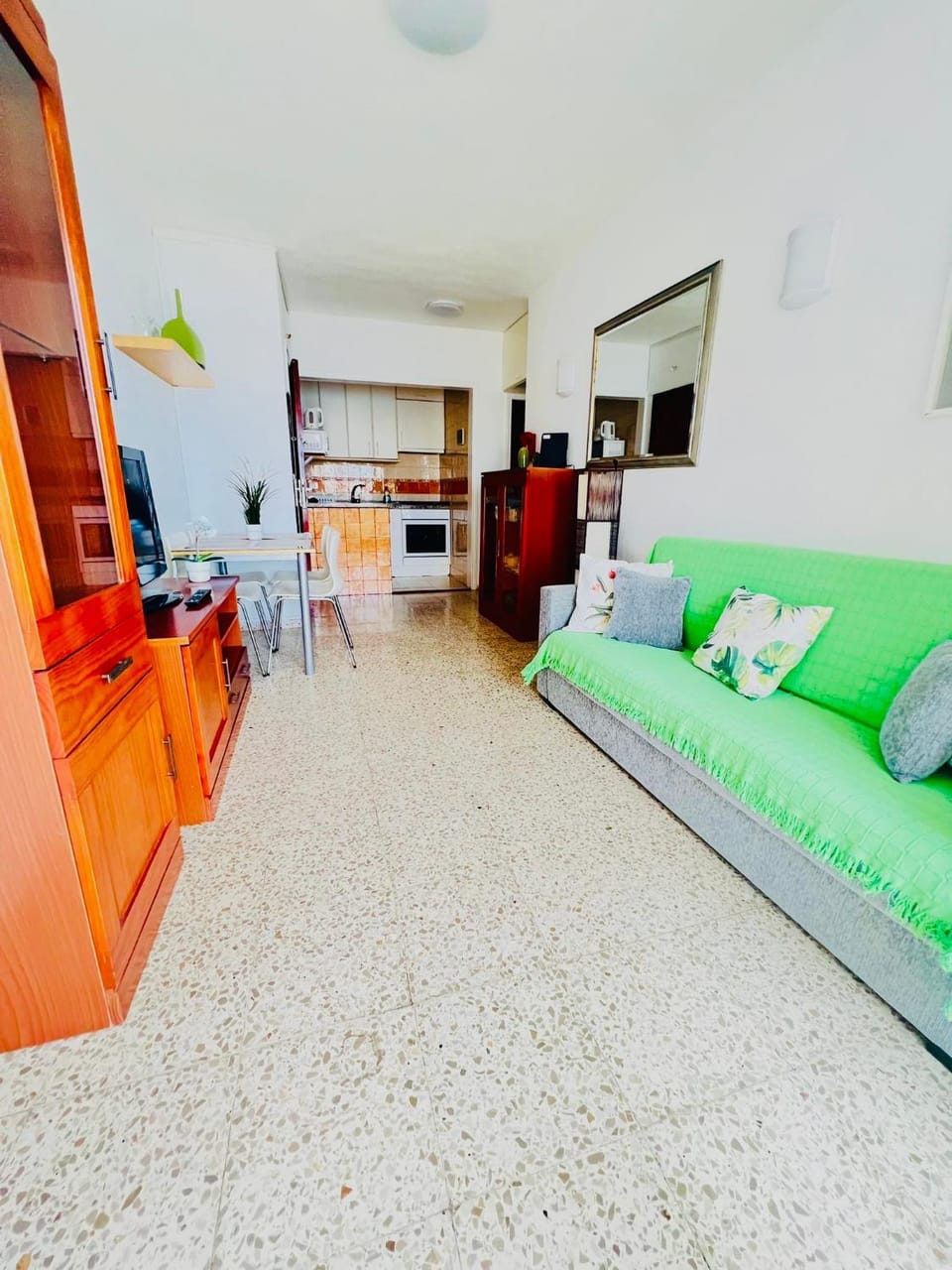 TV and multimedia, Living room, Dining area