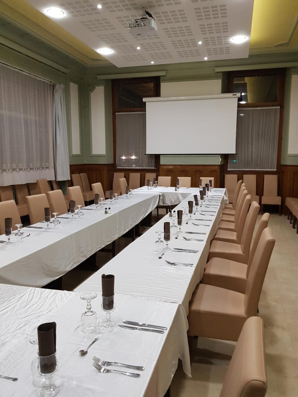 Meeting/conference room