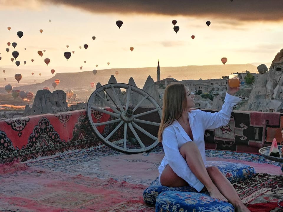 Nearby landmark, People, Natural landscape, View (from property/room), Balcony/Terrace, Mountain view, Sunrise, Sunset, children