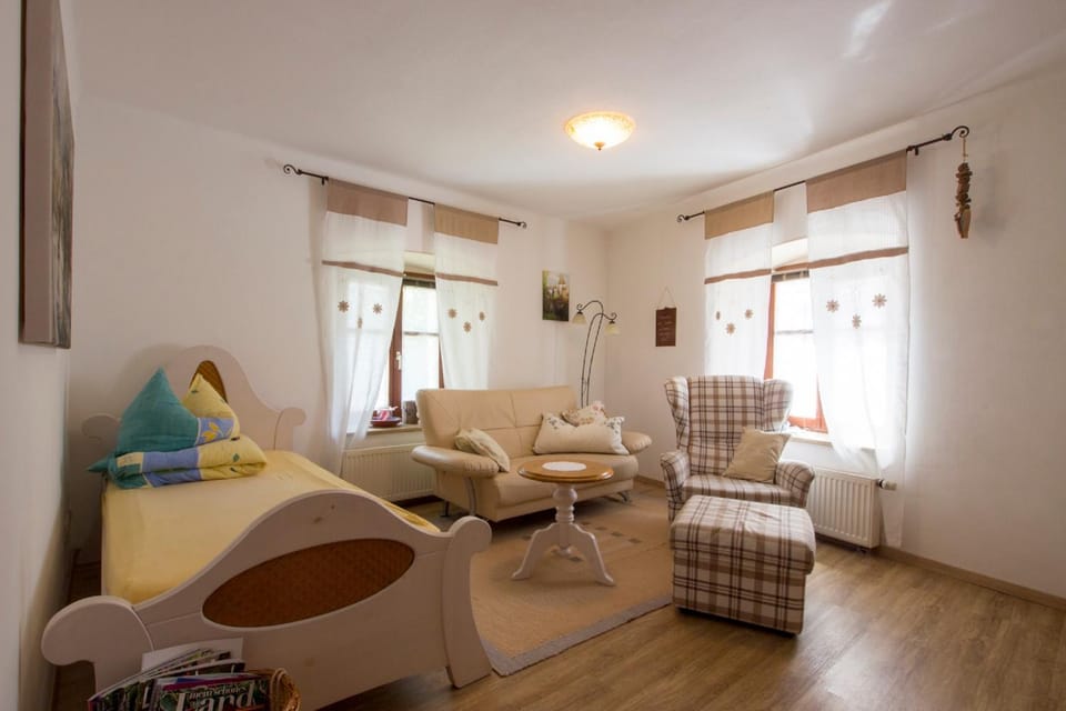 Bed, Living room