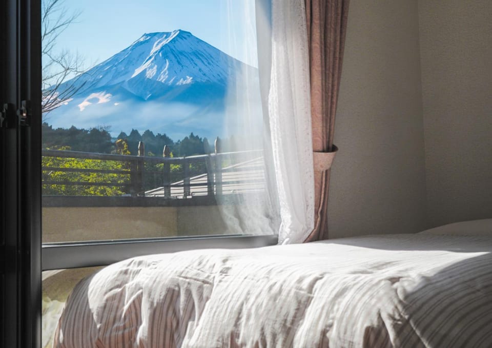 Bed, Photo of the whole room, Bedroom, Mountain view