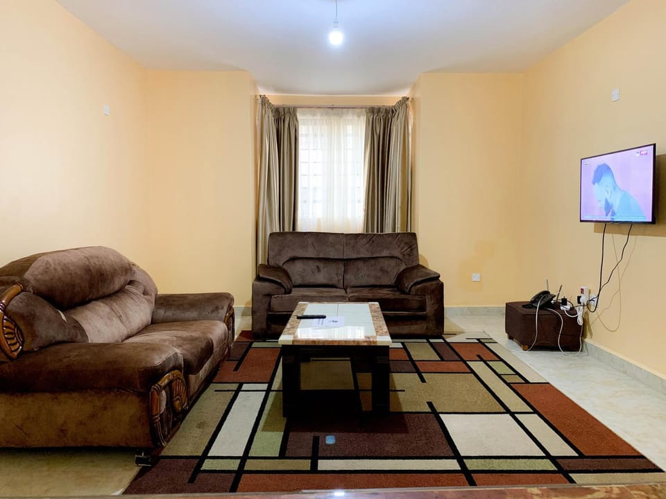 Communal lounge/ TV room, TV and multimedia, Living room, Seating area, locker, locker