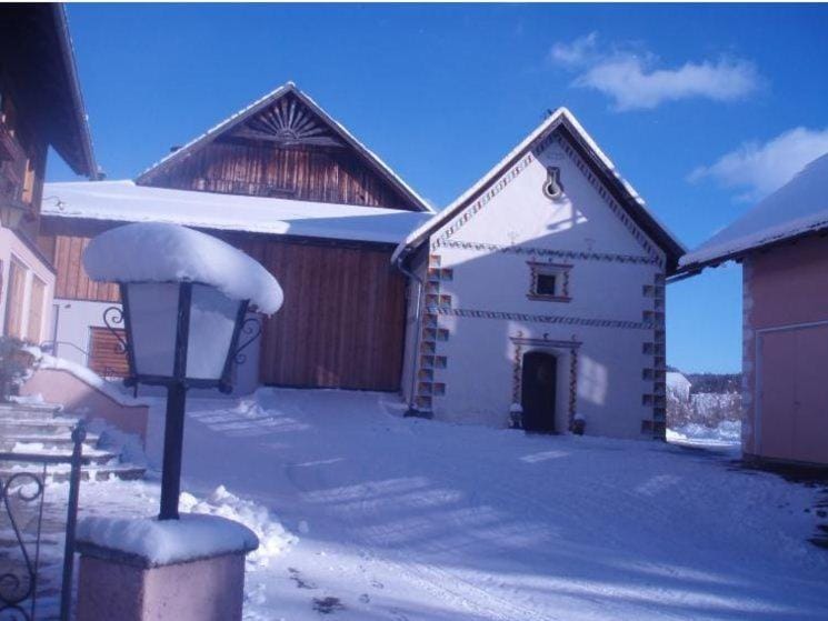 Facade/entrance