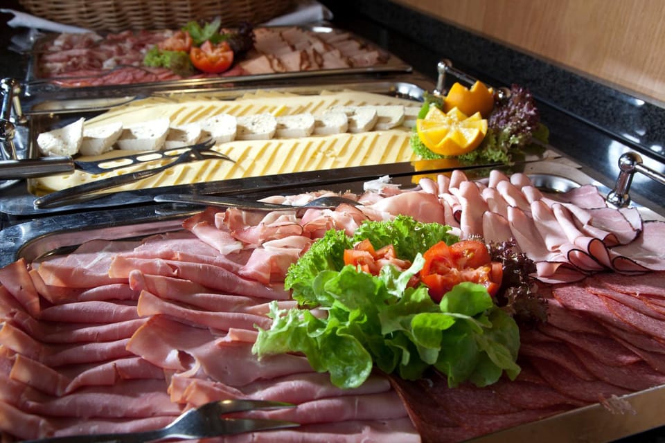 Breakfast, Buffet breakfast