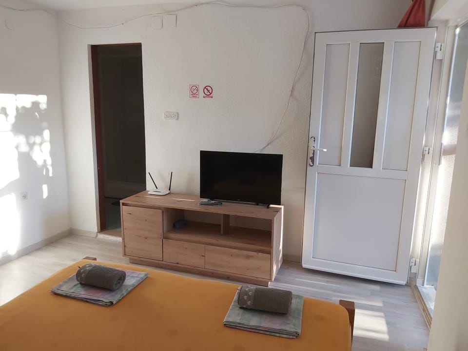 Soba Janja Bed and Breakfast in Bol