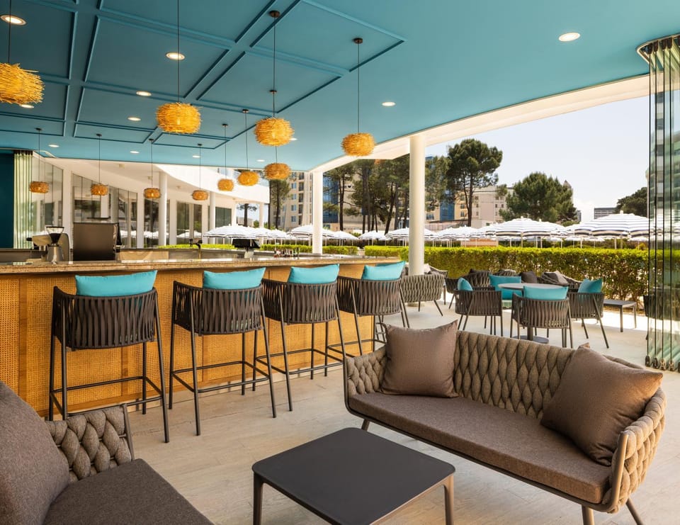 Lounge or bar, Seating area