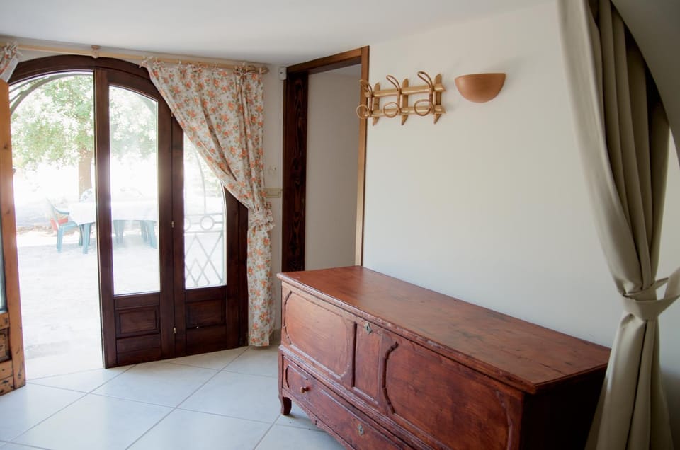 Summer, Photo of the whole room, Decorative detail, Decorative detail, On site