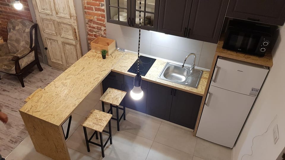 Kitchen or kitchenette, Dining area, minibar, pet friendly, stove