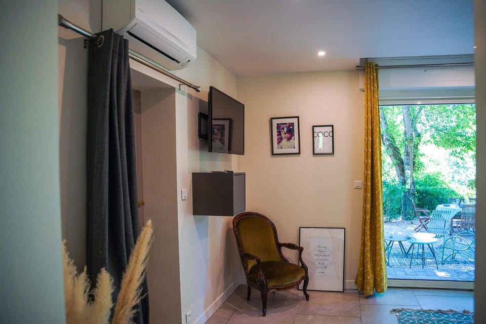 suite indépendante au calme avec piscine Bed and Breakfast in Aix-en-Provence
