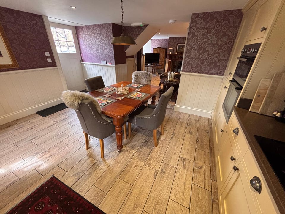 Drake Cottage House in England