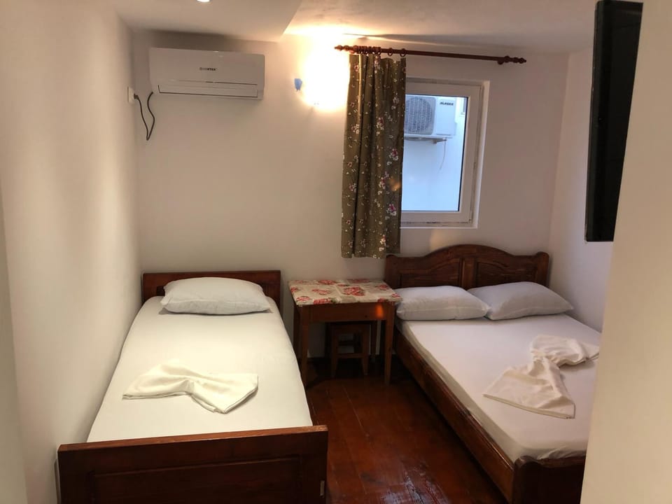 Pension AMIRA Bed and Breakfast in Constanța County