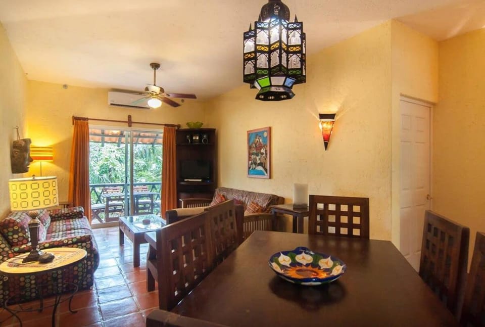 Charming authentic Mexico-Walk to beach & 5th Ave! House in Playa del Carmen