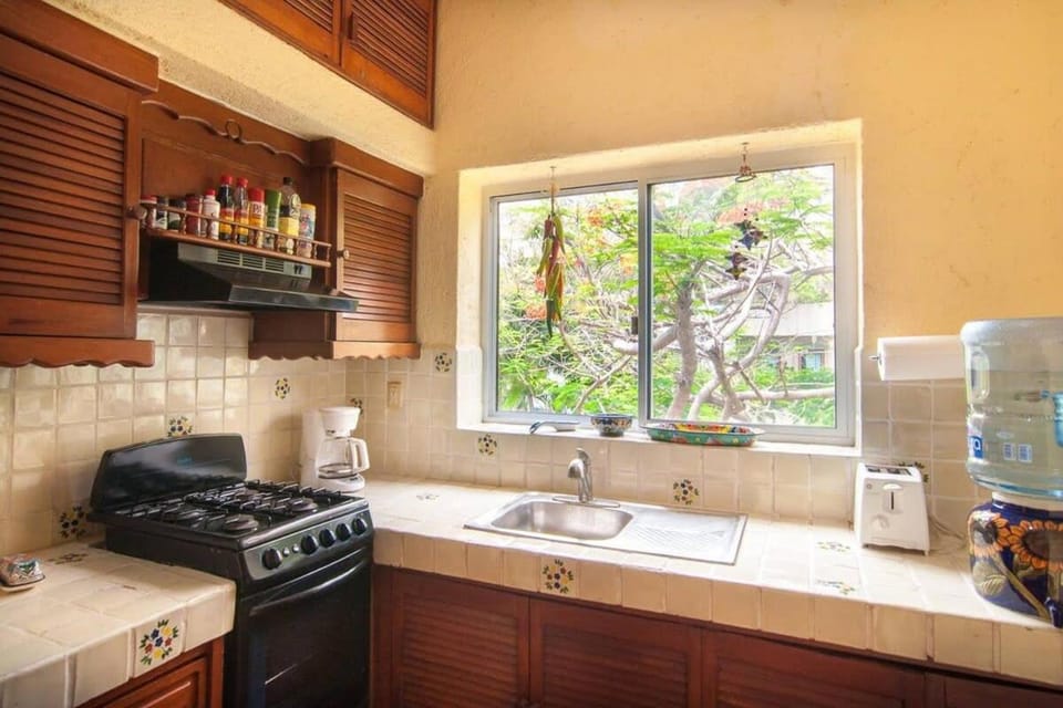 Charming authentic Mexico-Walk to beach & 5th Ave! House in Playa del Carmen