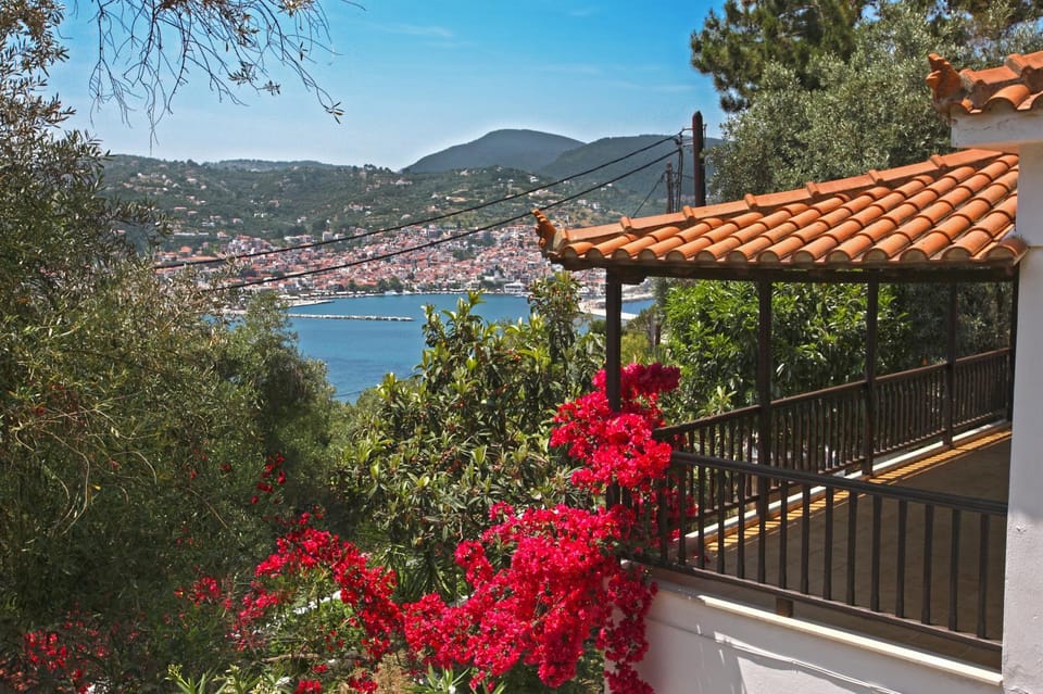 City view, Mountain view, Sea view