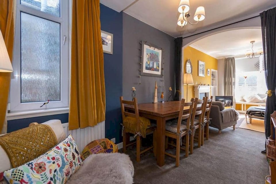 Communal lounge/ TV room, Living room