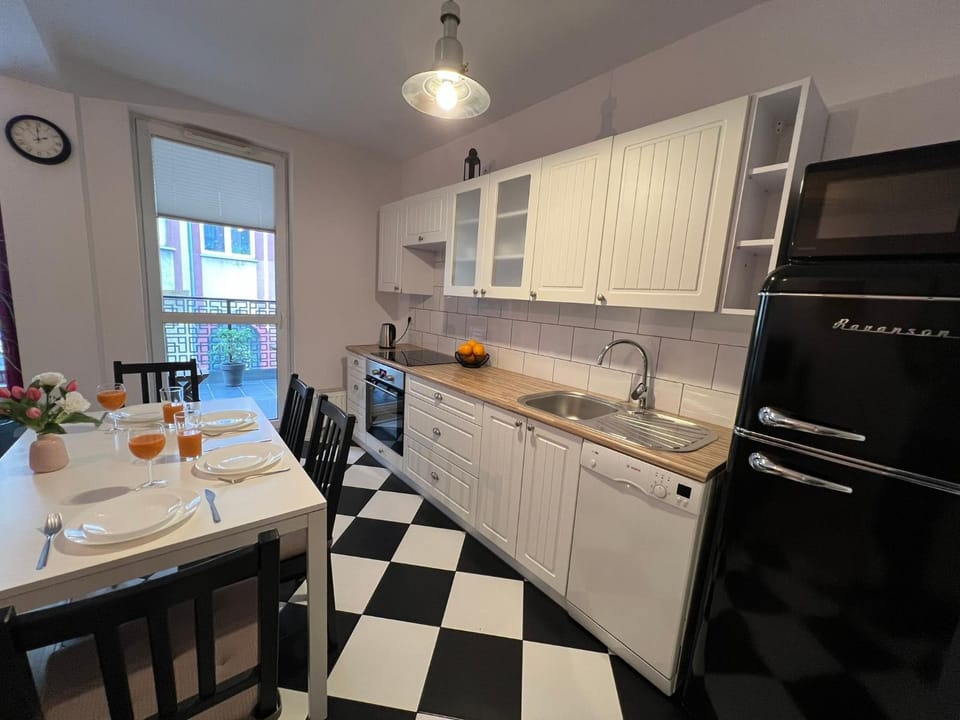 Dining area, microwave, stove, kitchen