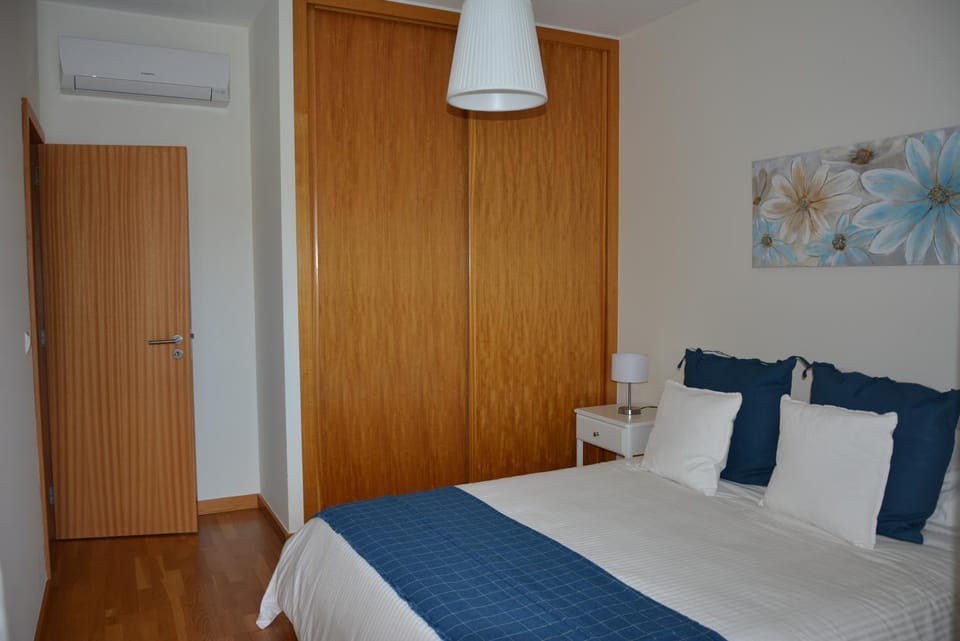 Stunning Apartment with Marina Views Apartment in Guia