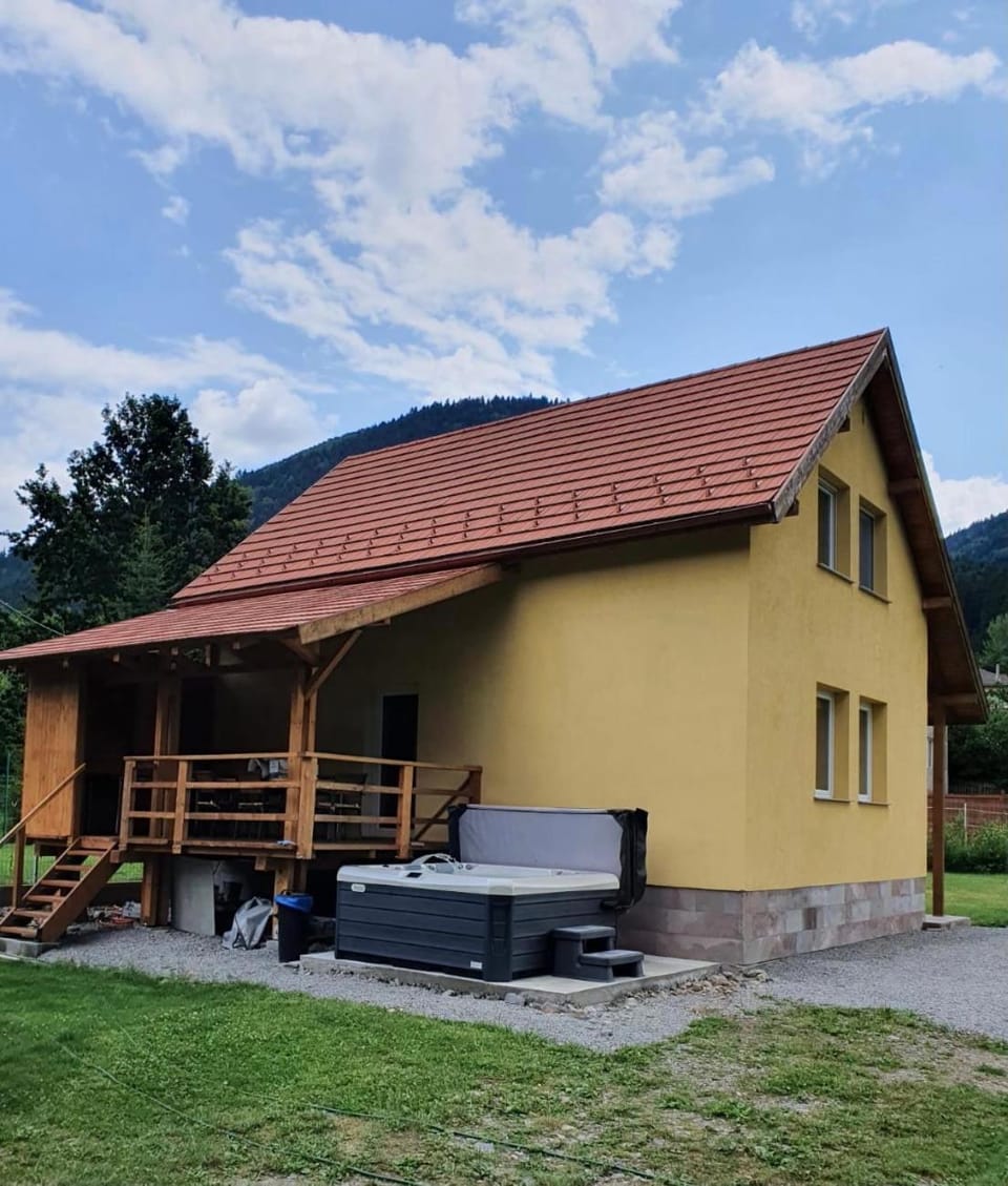 Property building, Garden, Balcony/Terrace, Swimming pool