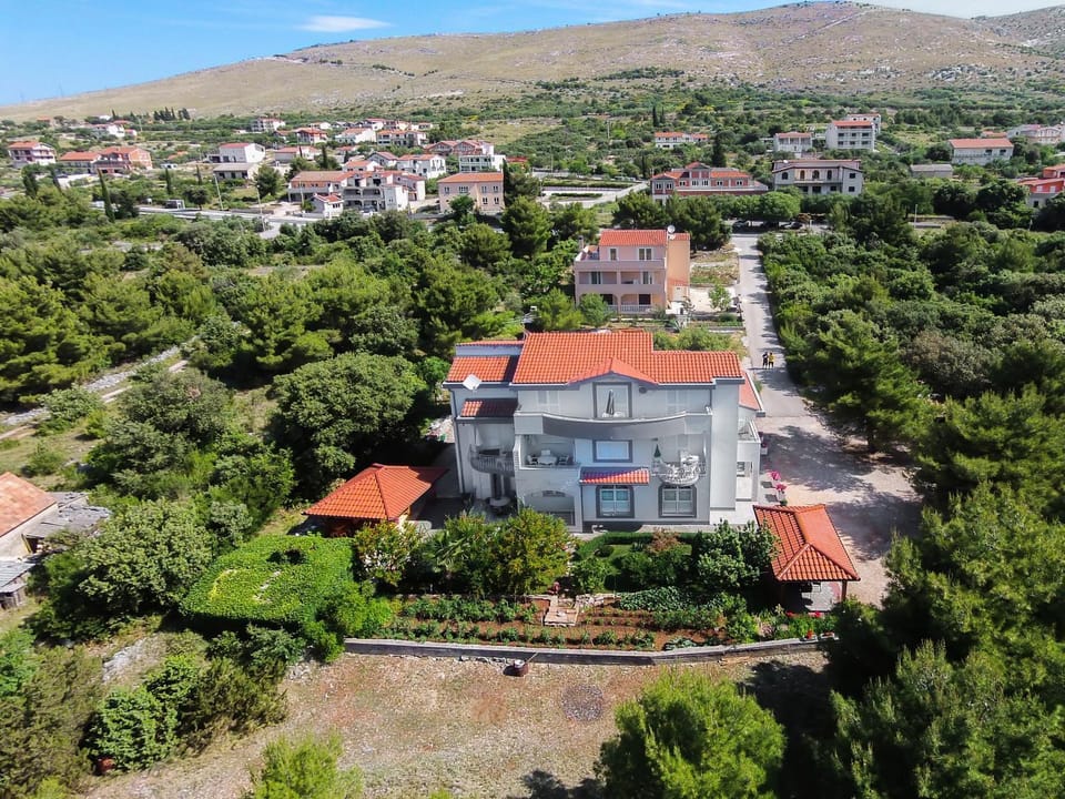 Property building, Bird's eye view