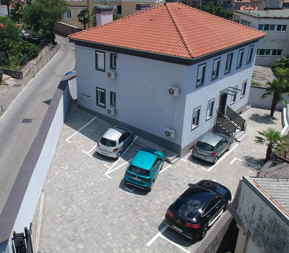 Property building, Bird's eye view, Parking