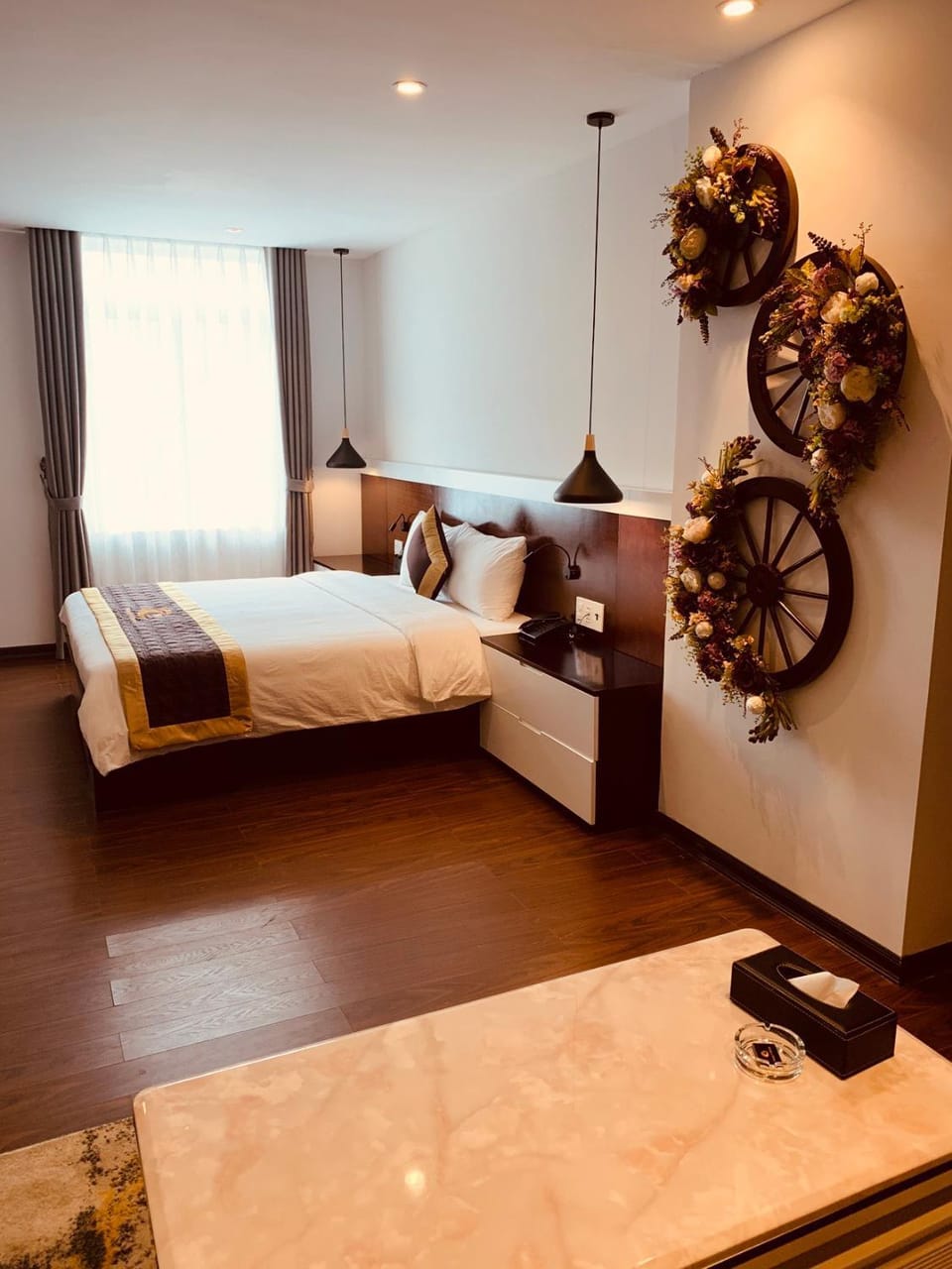 Photo of the whole room, Bedroom