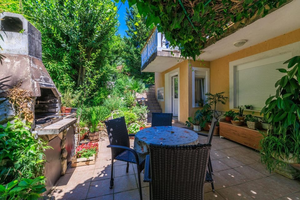 BBQ facilities, Balcony/Terrace
