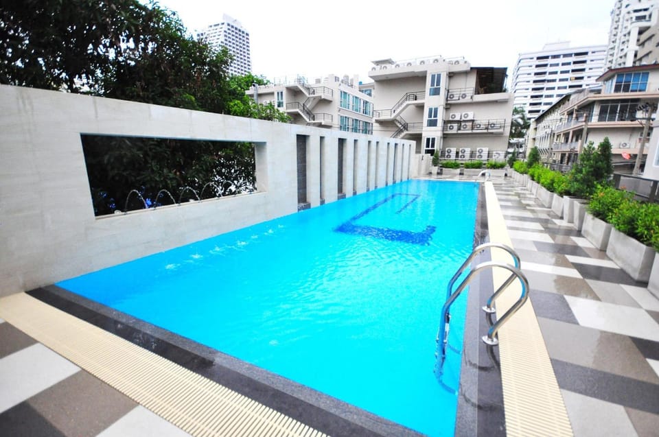 Swimming pool, Swimming pool