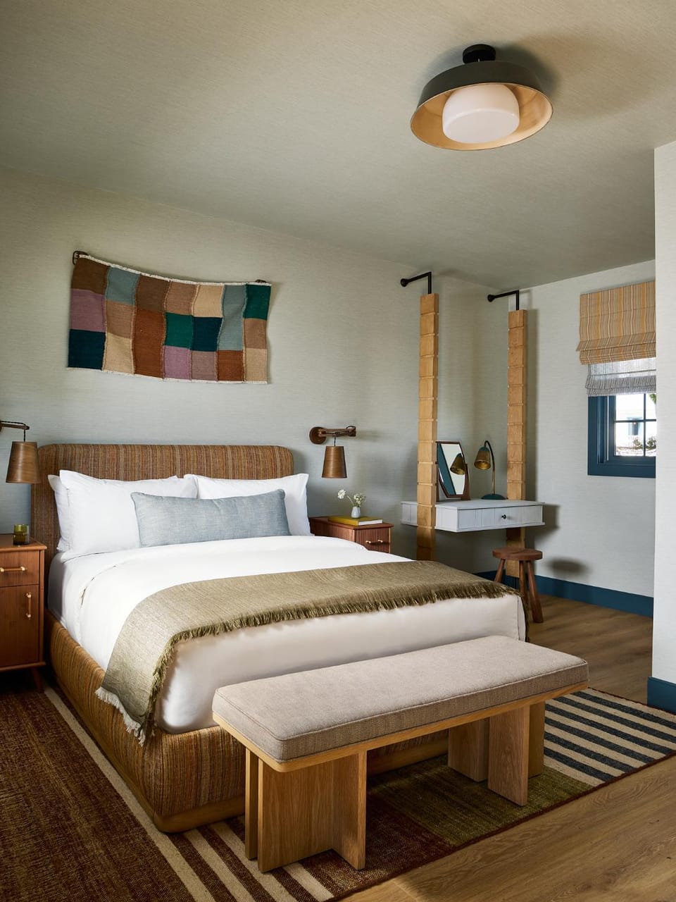 Bed, Photo of the whole room