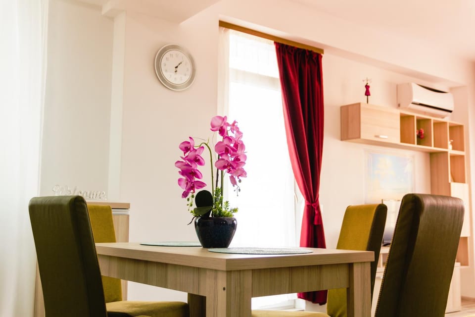Orchid Apartment Summerland Free Parking Apartment in Constanta