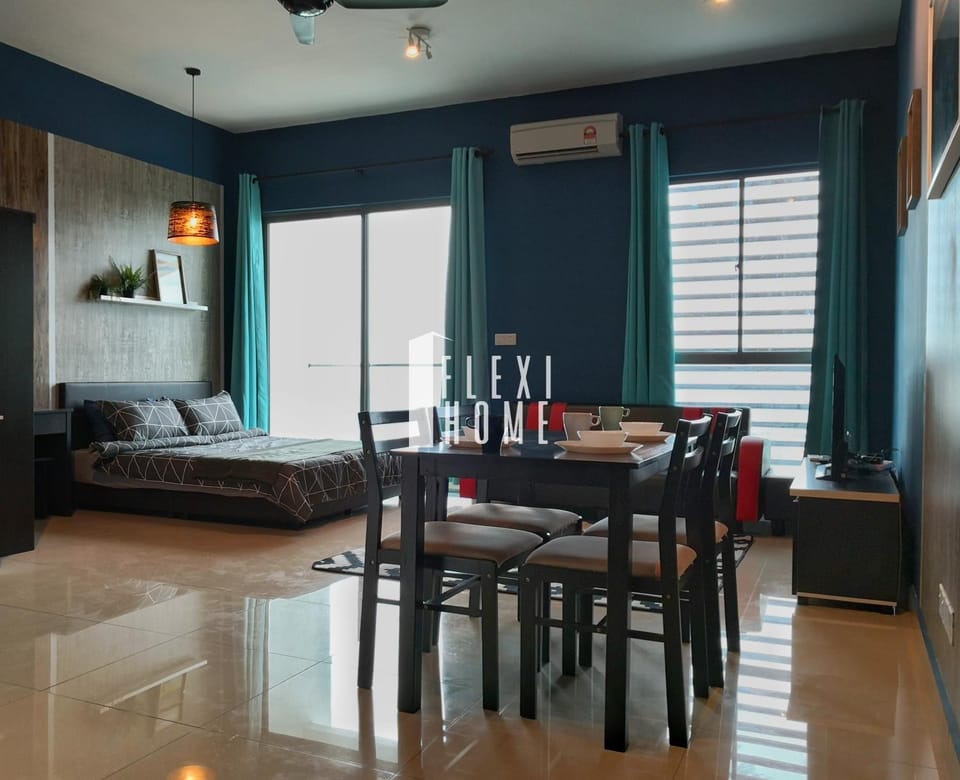 Living room, Photo of the whole room, Seating area, Dining area, Bedroom