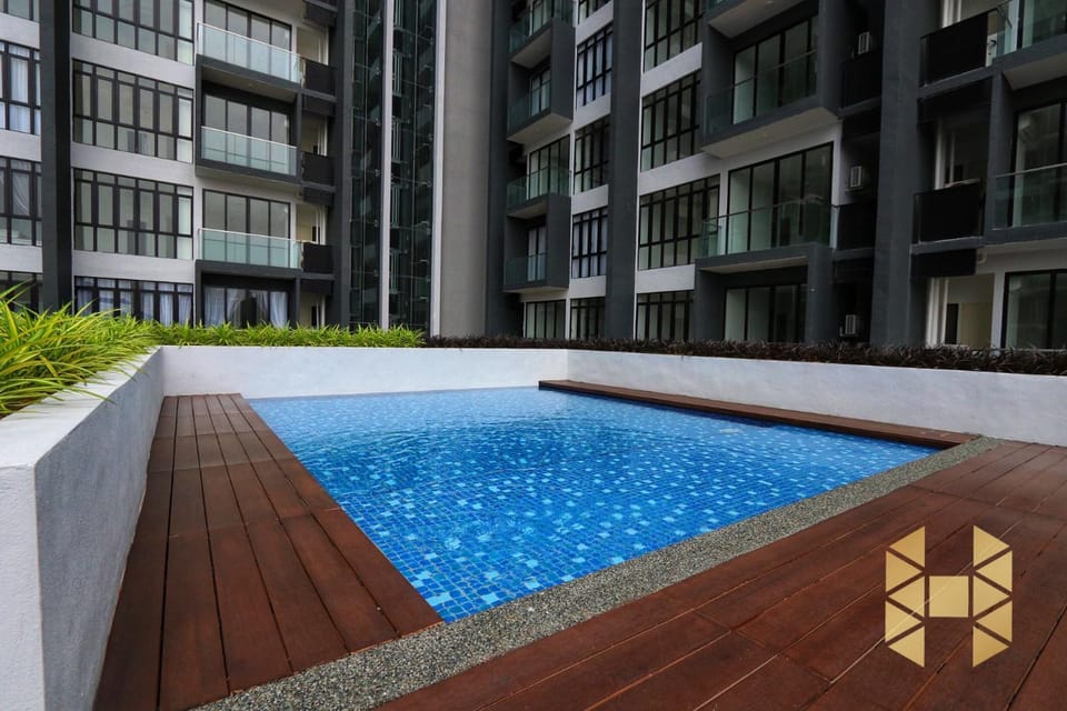Swimming pool, Family