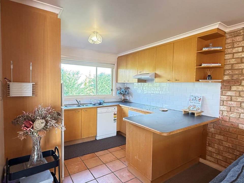 Beloka 7 - Comfortable Townhouse l Lake Views l Spa Bath l WiFi House in Jindabyne
