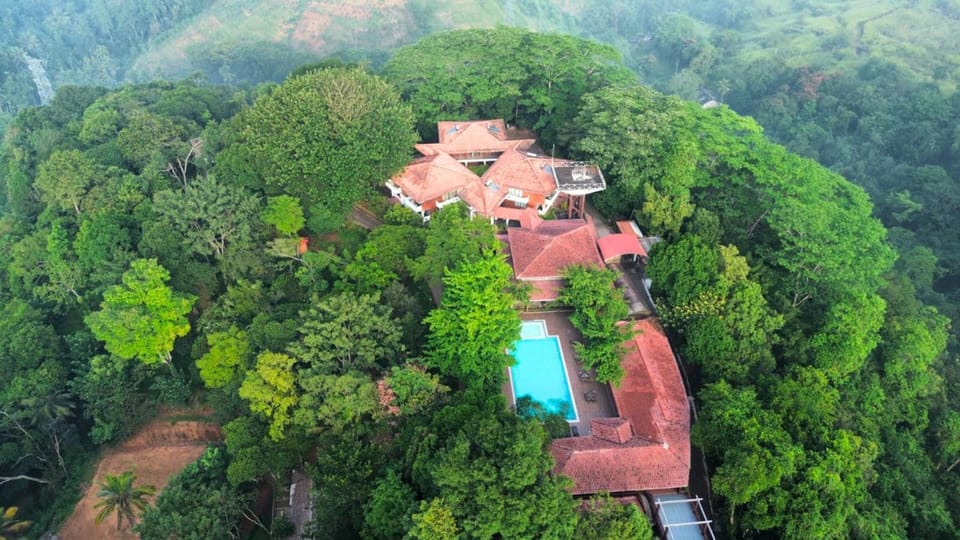 Property building, Bird's eye view, Mountain view