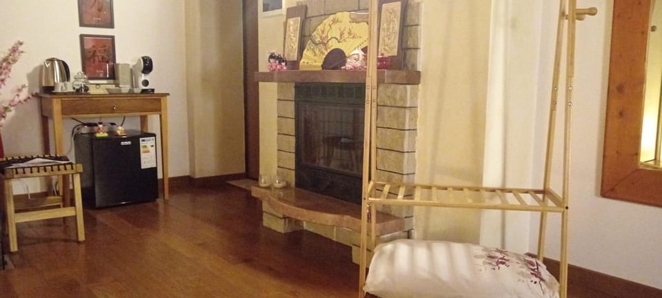 Bedroom, flat iron