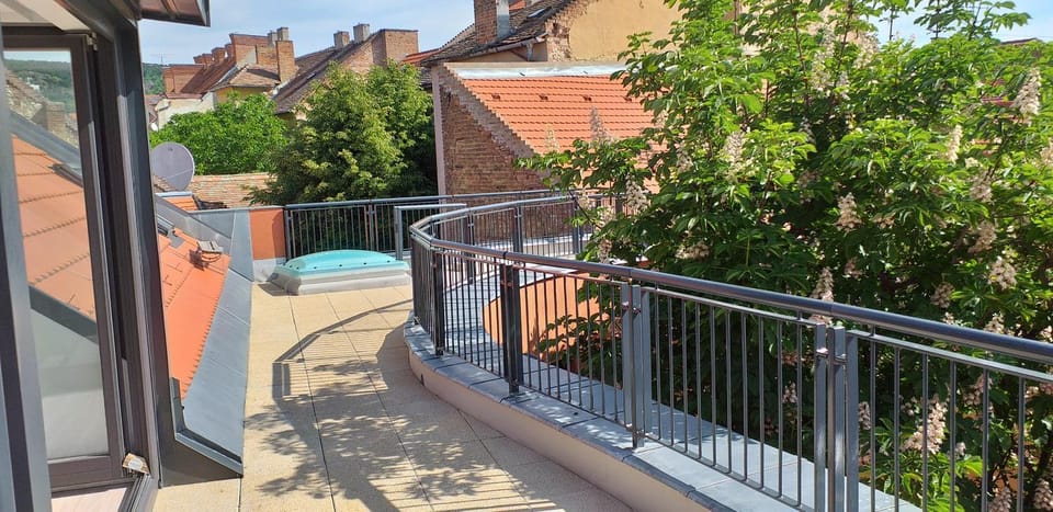 Patio, Balcony/Terrace, City view, Garden view, Mountain view