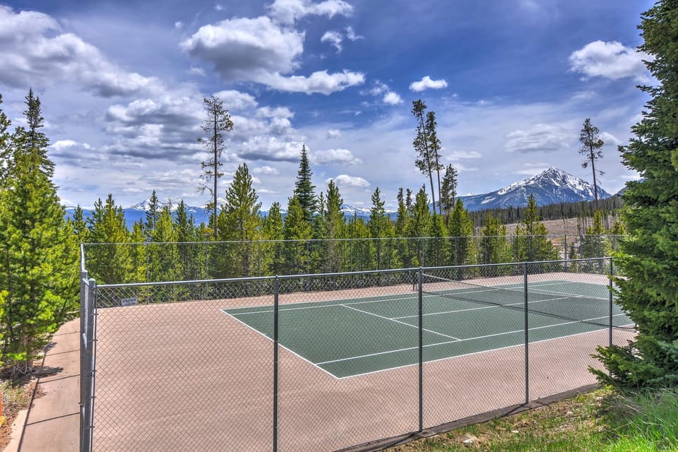 2 Bed 2 Bath Apartment in Summit County Apartment in Wildernest