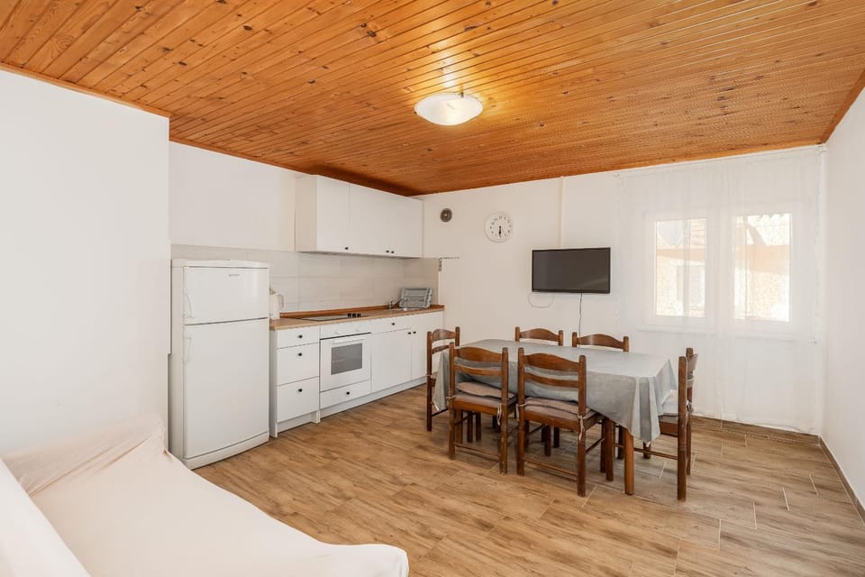 TV and multimedia, Dining area