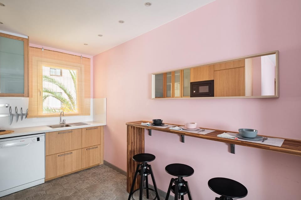 Kitchen or kitchenette, Dining area, dishwasher