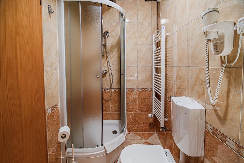 Shower, Bathroom, towels