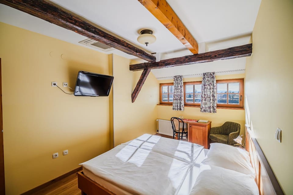 Communal lounge/ TV room, TV and multimedia, Bedroom