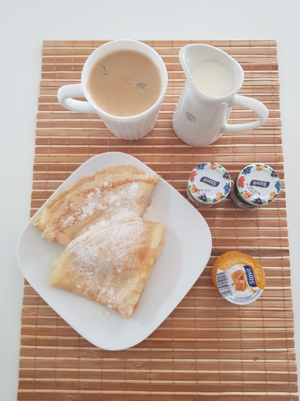 Food and drinks, Food, Breakfast, Continental breakfast