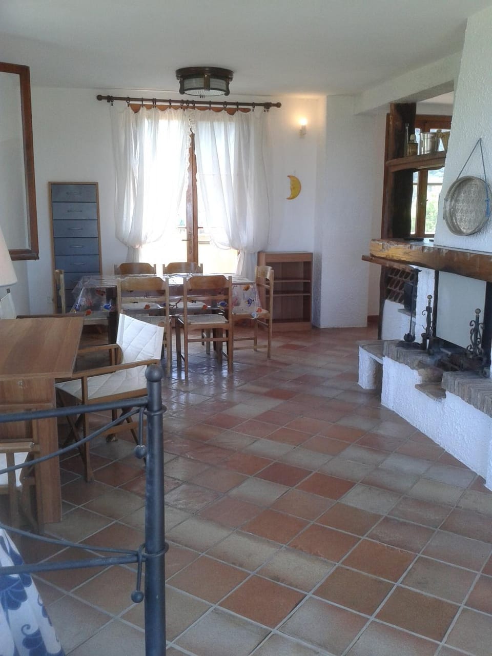 Day, TV and multimedia, Dining area