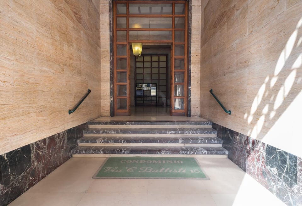 Property building, Facade/entrance