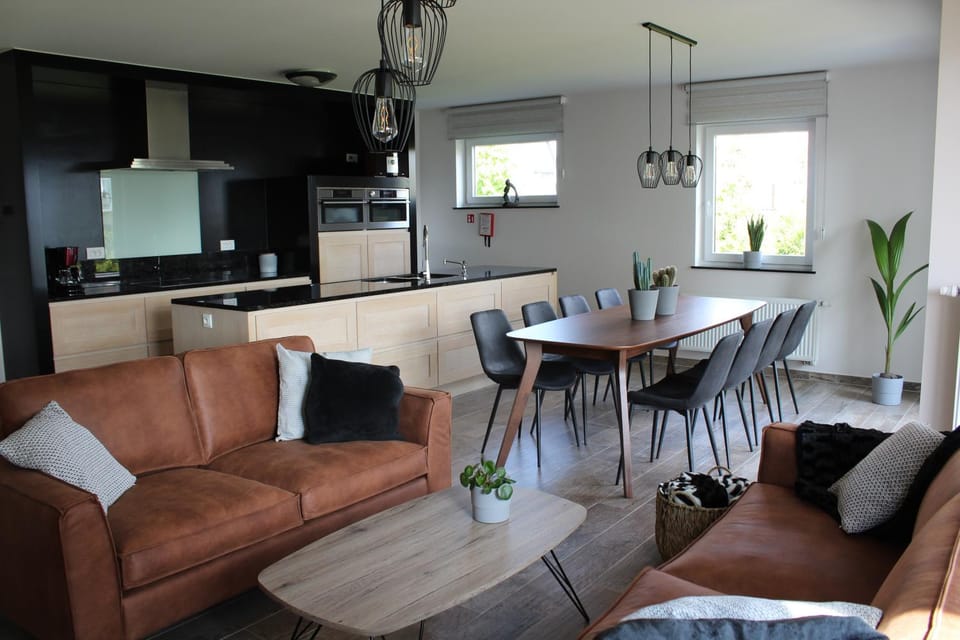 Kitchen or kitchenette, Living room, Dining area