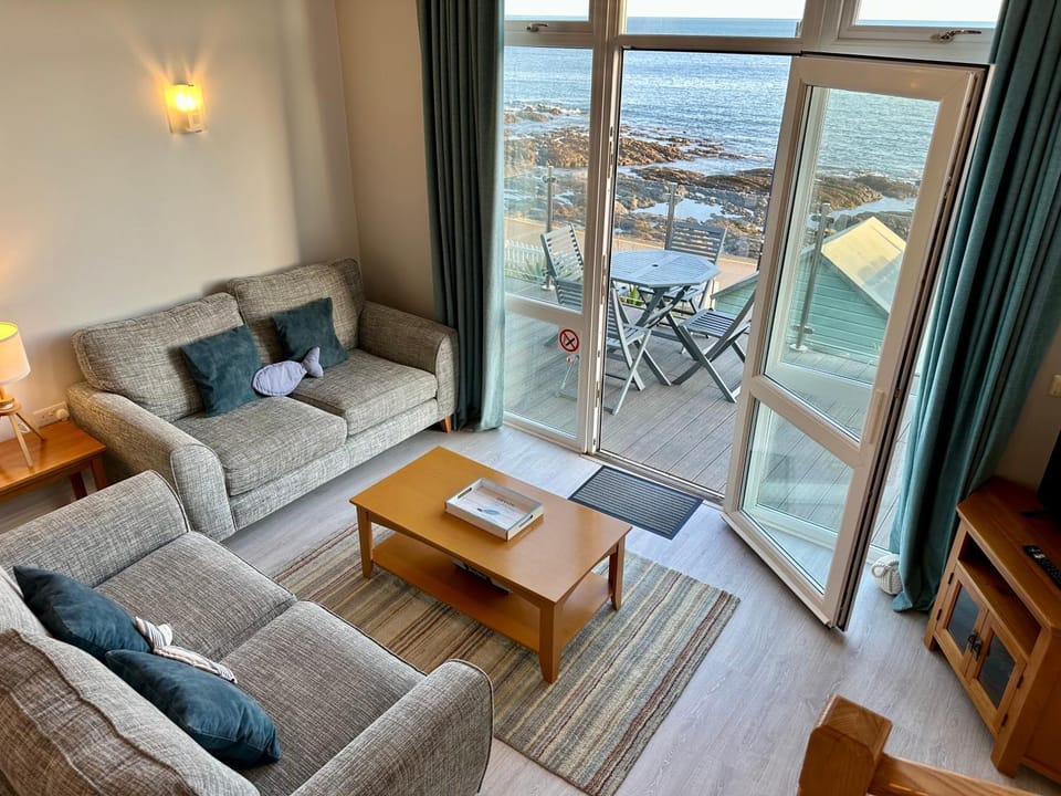 Westward Ho! Sea View Retreat - Family-Friendly Coastal Home House in Westward Ho