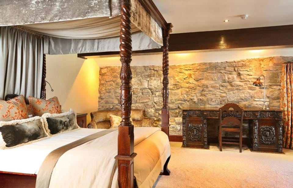 Bear Crickhowell Hotel in Wales